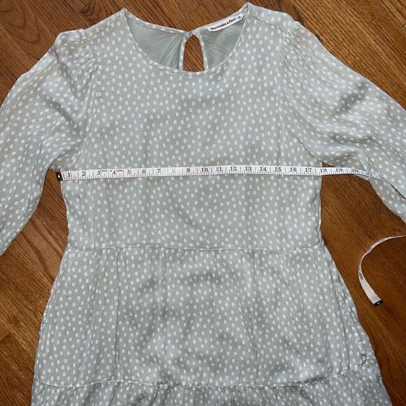 Abercrombie & Fitch Tiered Mini Baby Doll Style Dress Size Medium - Picture 11 of 13